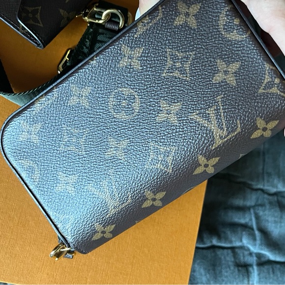 100% Authentic Louis Vuitton Felicie Strap and Go in AMAZING Condition! - Picture 8 of 13